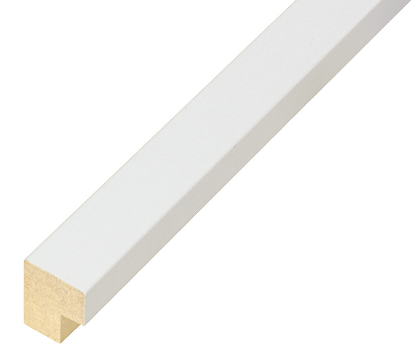 Corner sample of moulding 24BIANCO - C24BIANCO