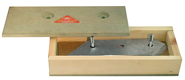 Wooden container Morso for protecting and sending blades