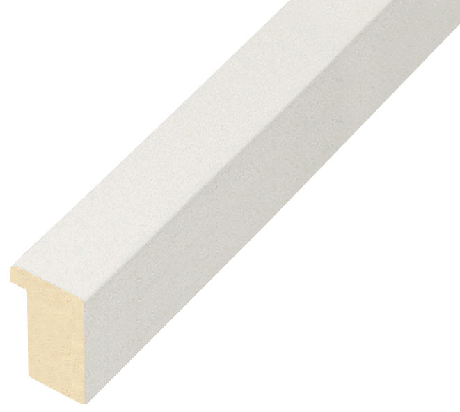 Corner sample of moulding 622BIANCO - C622BIANCO