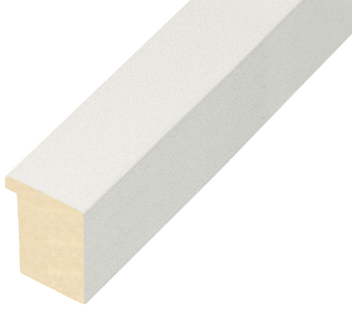 Moulding ayous, width 30mm height 32 - matt white