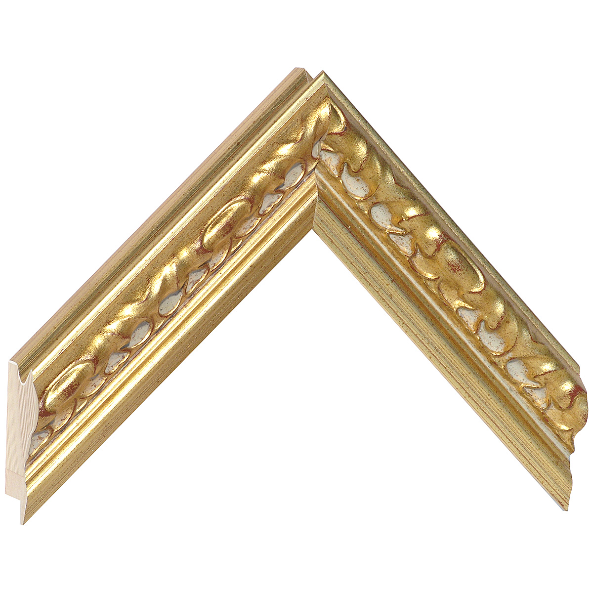 Corner sample of moulding 837ORO